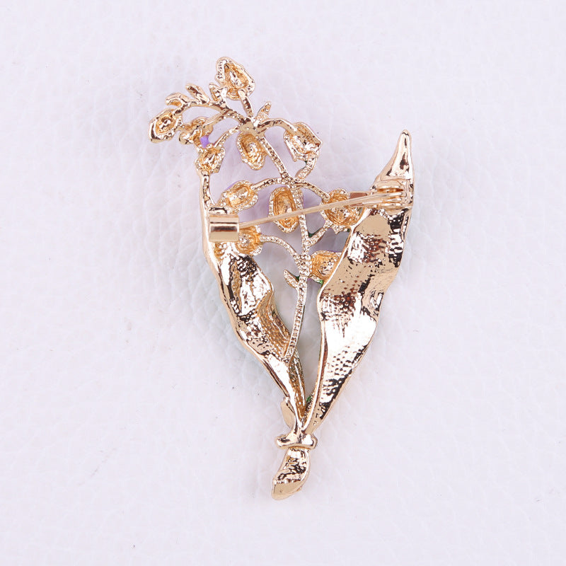 Elegant Green Enamel Plant Brooch for Suits